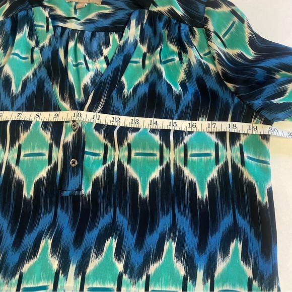 Banana Republic Blue Ikat Print Riviera Blouse Size Small - Picture 9 of 9
